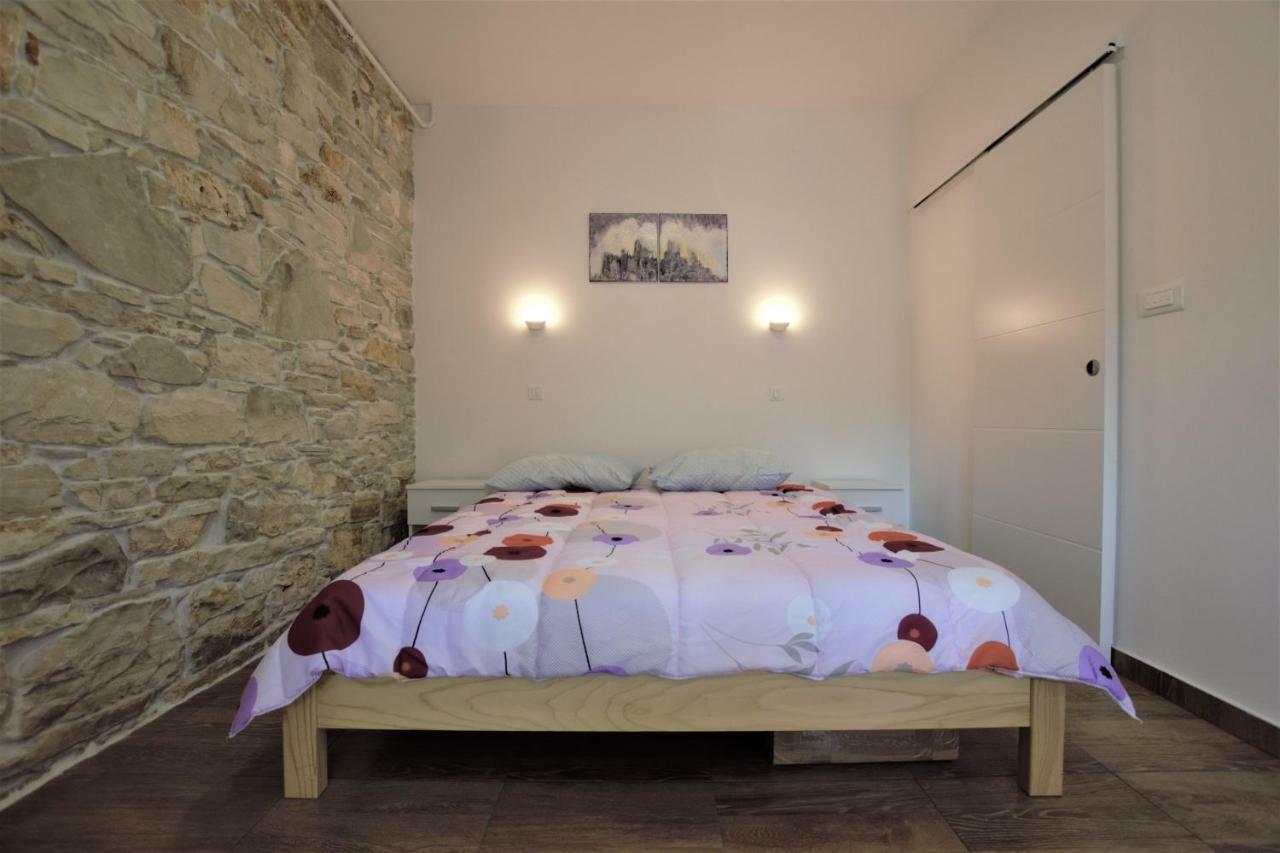 Studio Apartman Danijela Пула Екстериор снимка