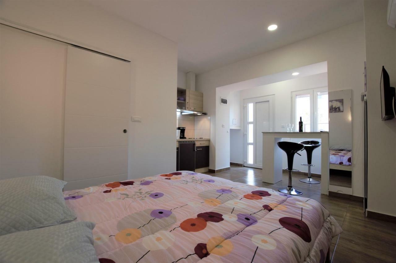 Studio Apartman Danijela Пула Екстериор снимка